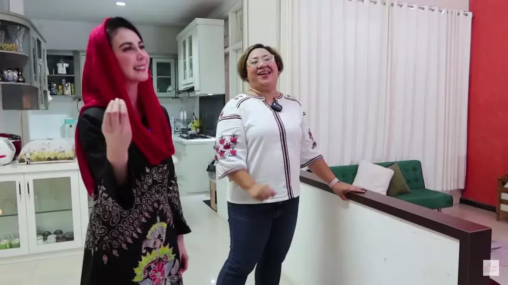 dapur rumah baru Arumi Bachsin © 2024 brilio.net