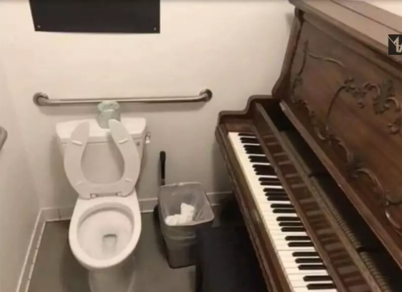 Potret kocak desain toilet Berbagai sumber Potret kocak desain toilet Berbagai sumber
