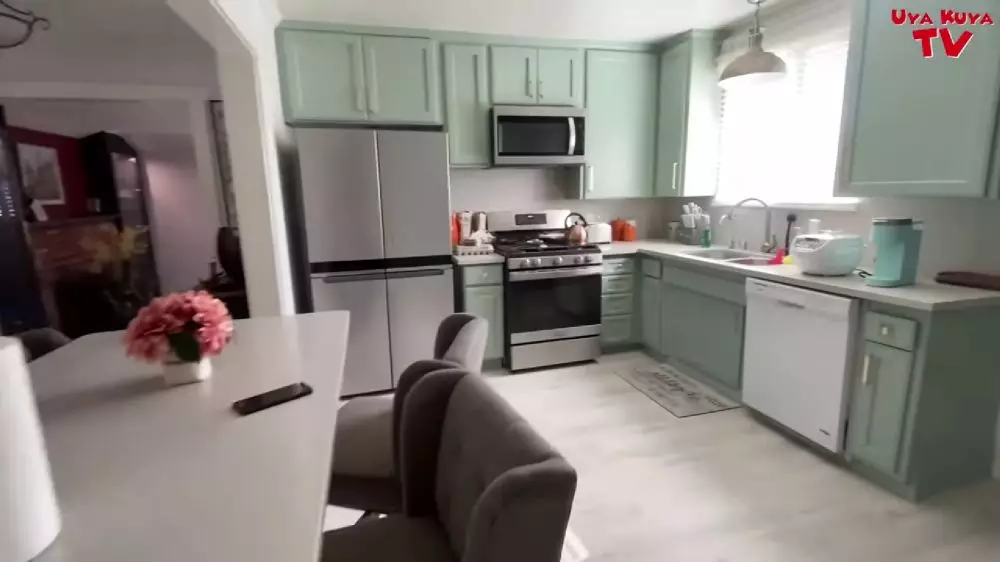 interior dapur Uya Kuya di Amerika © YouTube