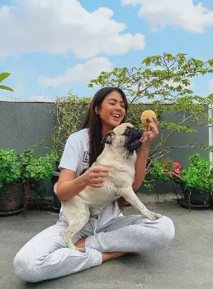 Aurelie Moeremans punya rumah minimalis © Instagram