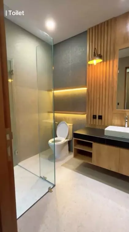 kamar Arya Saloka serasa di vila © Instagram kamar Arya Saloka serasa di vila © Instagram