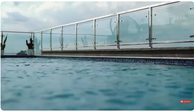 kolam renang zaskia sungkar © YouTube