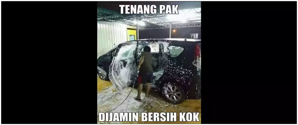 11 Gaya lucu orang nyuci kendaraan ini bikin tepuk jidat, susah diungkap dengan kata-kata