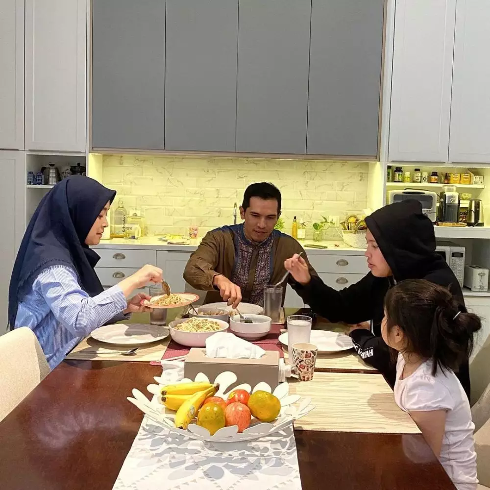 dapur rumah Adrian Maulana © 2024 brilio.net