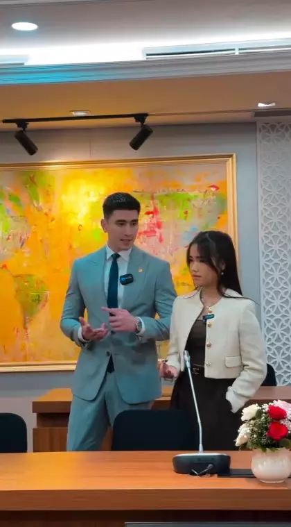 Fuji temani Verrel Bramasta ngantor © Instagram