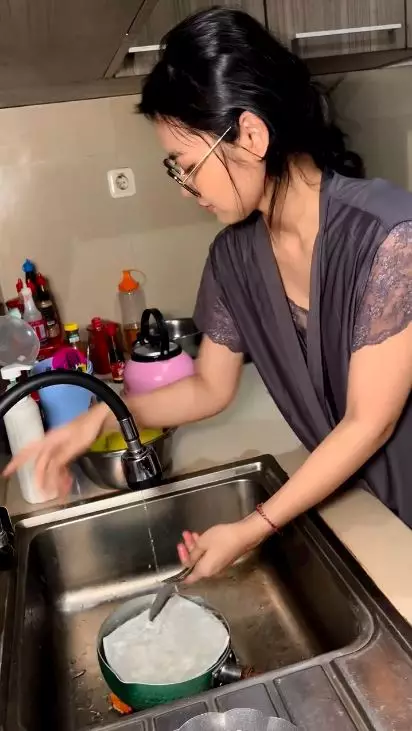 dapur rumah Marshel Widianto  © 2024 brilio.net