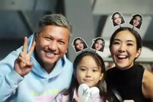 Keinginan punya HP akhirnya keturutan, ini momen bahagia Gempita terima kado istimewa dari orangtuanya