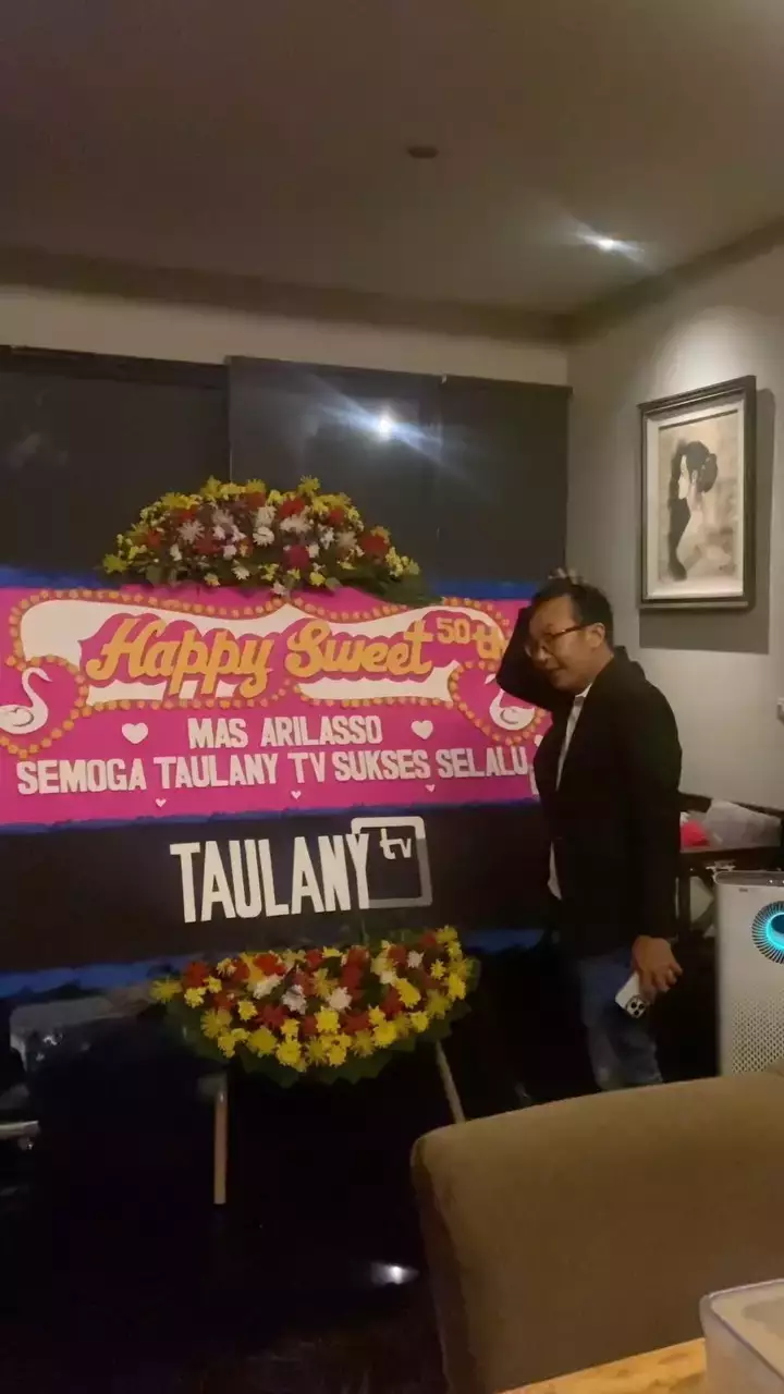  kado ultah ari lasso dari andre taulany © 2025 Instagram