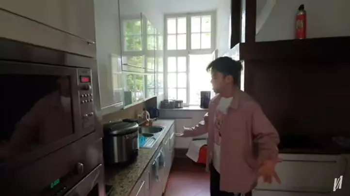 dapur kastil orang tua vidi aldiano  © 2025 brilio.net