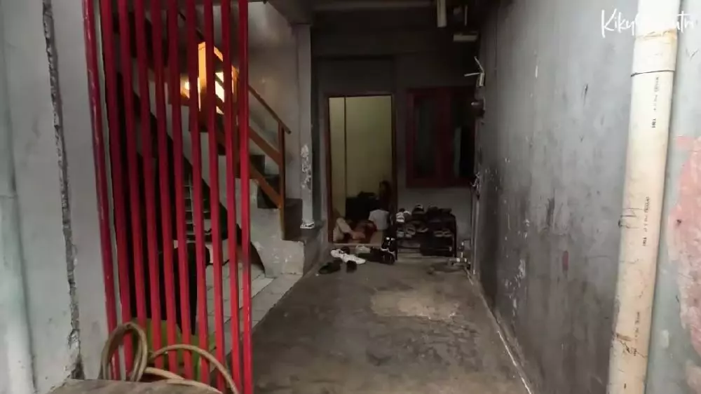 dapur masa kecil Kiky Saputri © YouTube
