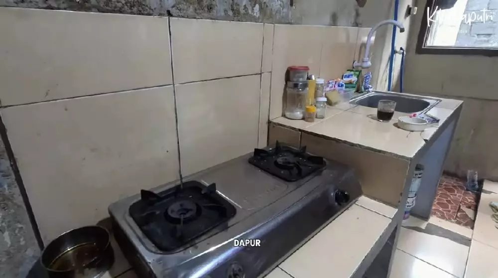 dapur masa kecil Kiky Saputri © YouTube