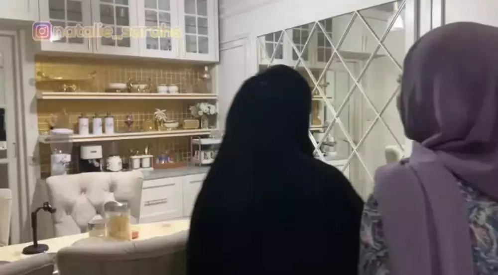 dapur Umi Pipik minimalis serba putih © YouTube