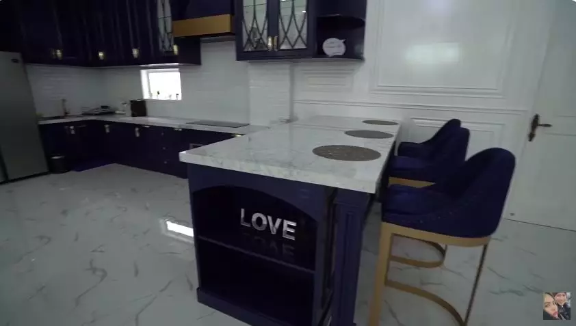 potret dapur mewah kartika putri © YouTube