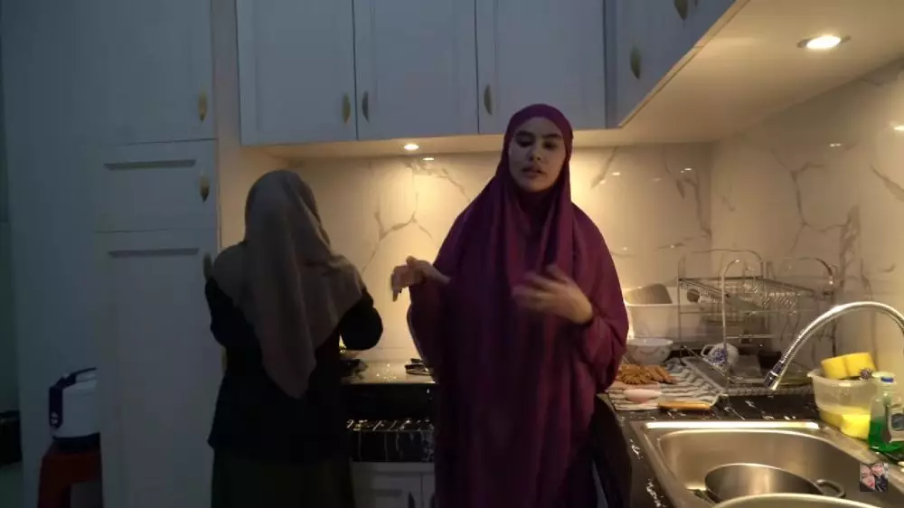 potret dapur mewah kartika putri © YouTube