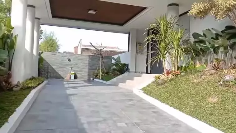 teras rumah denny caknan © berbagai sumber