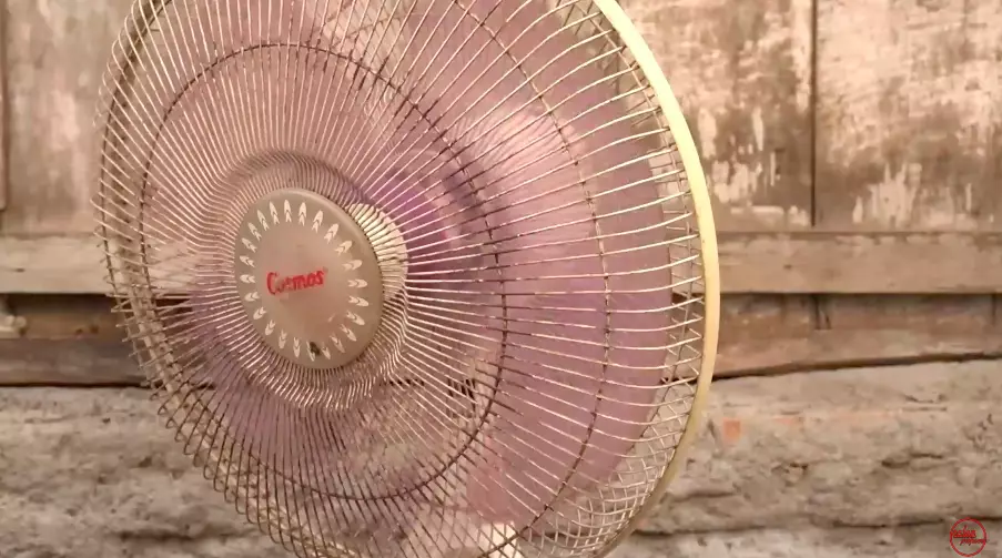 cara mencuci kipas angin dalam 5 menit pakai sabun cuci piring © 2024 brilio.net cara mencuci kipas angin dalam 5 menit pakai sabun cuci piring © 2024 brilio.net