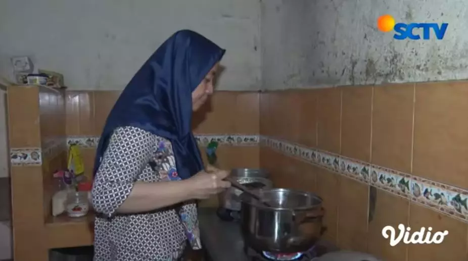 dapur kotor seleb sederhana © YouTube
