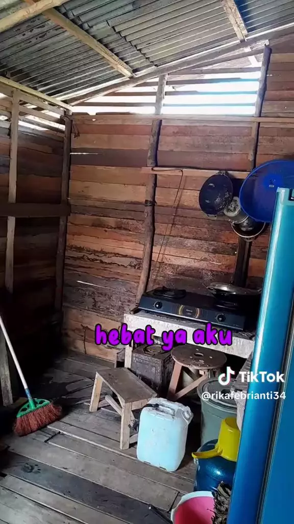 makeover dapur kayu sederhana © TikTok