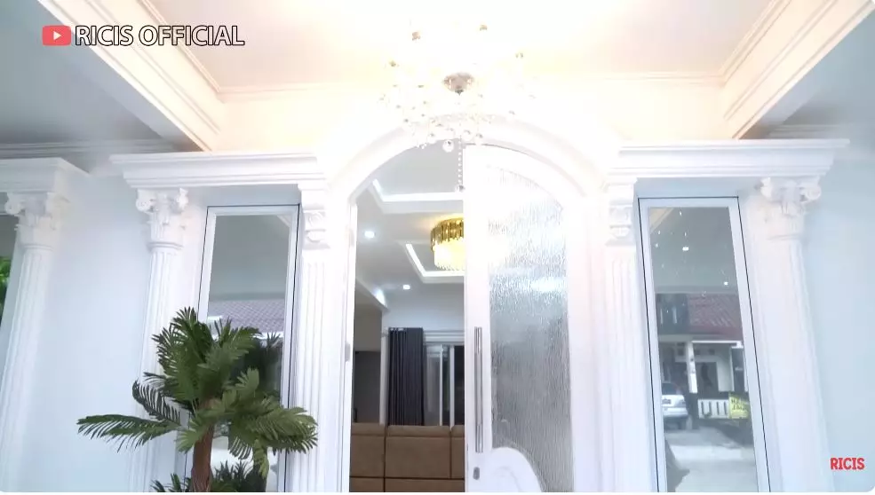 potret dapur dr shindy kakak ria ricis © YouTube