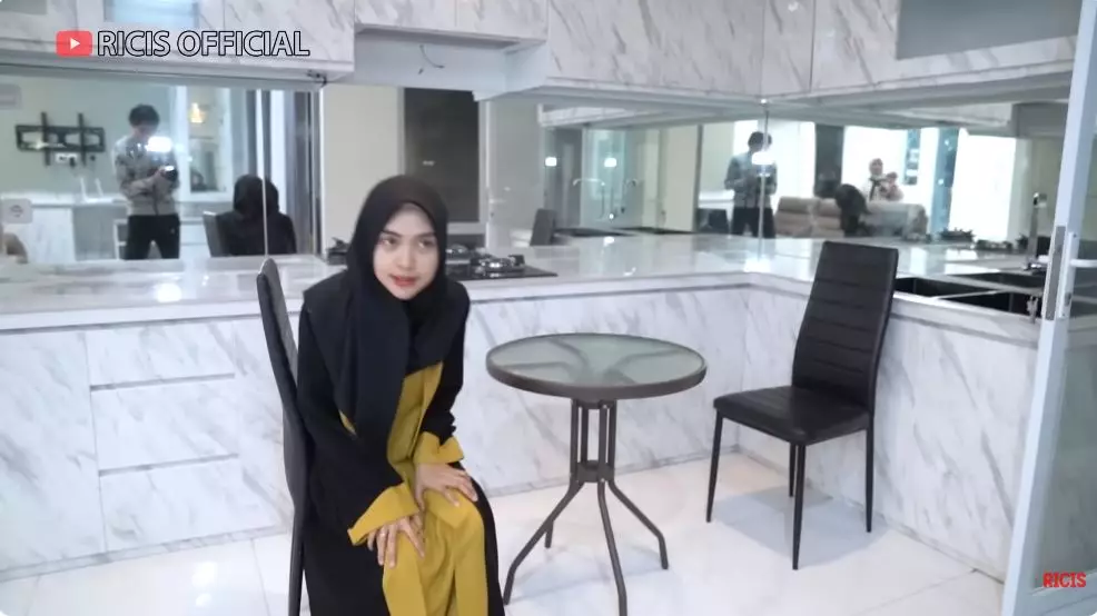 potret dapur dr shindy kakak ria ricis © YouTube