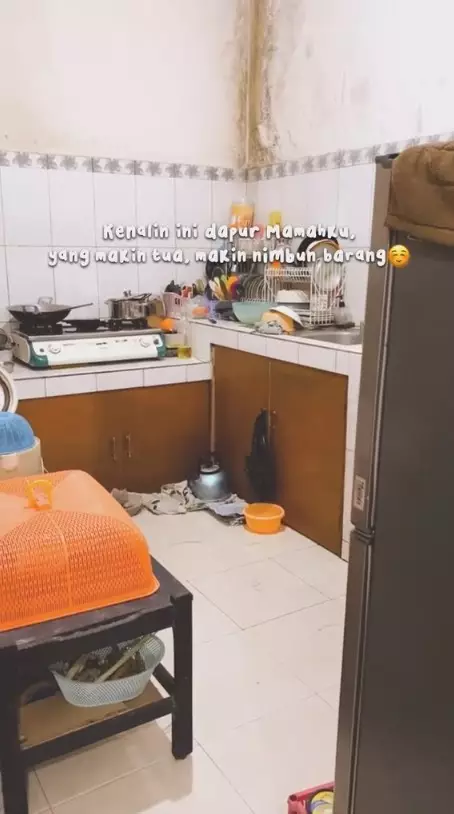 anak makeover dapur jadul ibu  © 2024 brilio.net