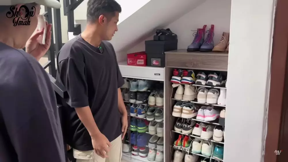 kamar rumah jirayut di indonesia © 2025 YouTube