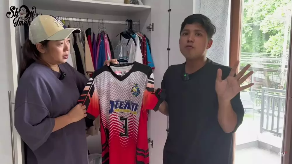 kamar rumah jirayut di indonesia © 2025 YouTube