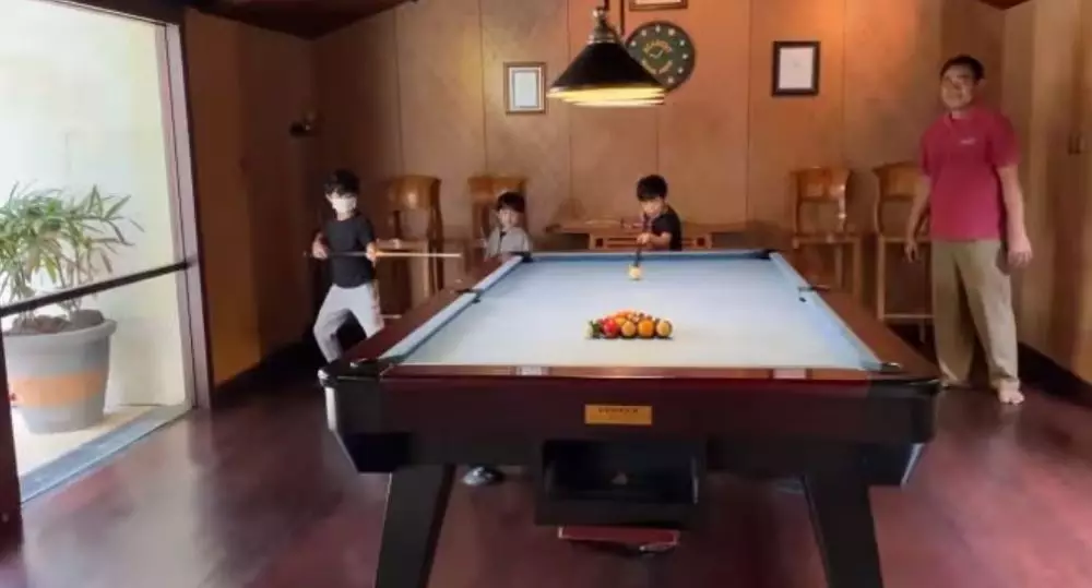 potret interior rumah Ratna Galih di Bali © YouTube