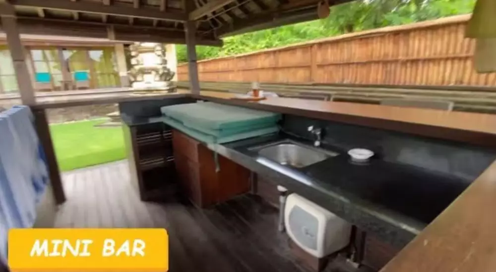 potret interior rumah Ratna Galih di Bali © YouTube