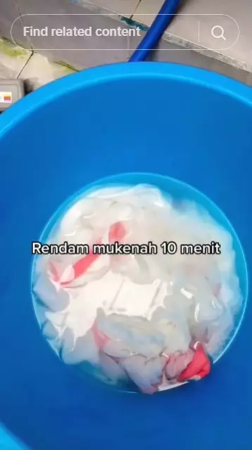 Hilangkan noda bintik hitam akibat jamur © TikTok