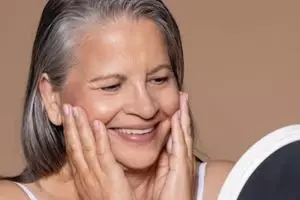 Cara kencangkan elastisitas kulit agar awet muda pakai 1 jenis buah, hsilnya kayak habis botoks