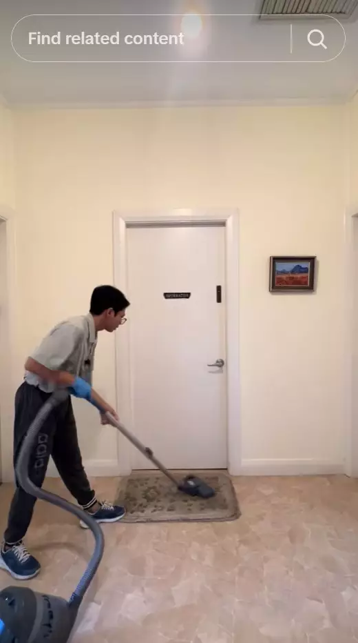 pria ini resign PNS jadi cleaning service © TikTok pria ini resign PNS jadi cleaning service © TikTok