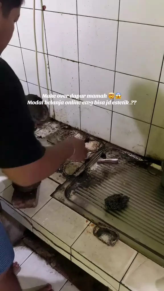 dapur ibu di-makeover pakai barang dari dapur  © 2025 TikTok