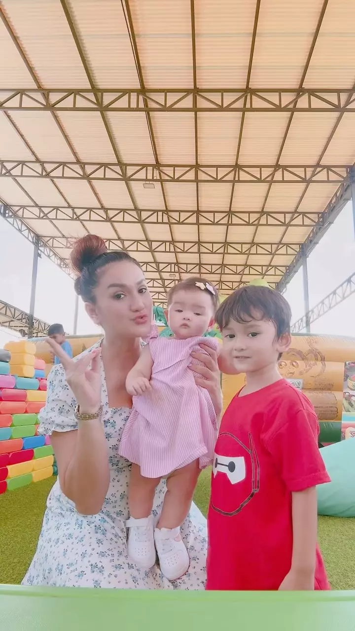 tengku dewi pindah ke bali bersama anak-anaknya © 2025 Instagram tengku dewi pindah ke bali bersama anak-anaknya © 2025 Instagram