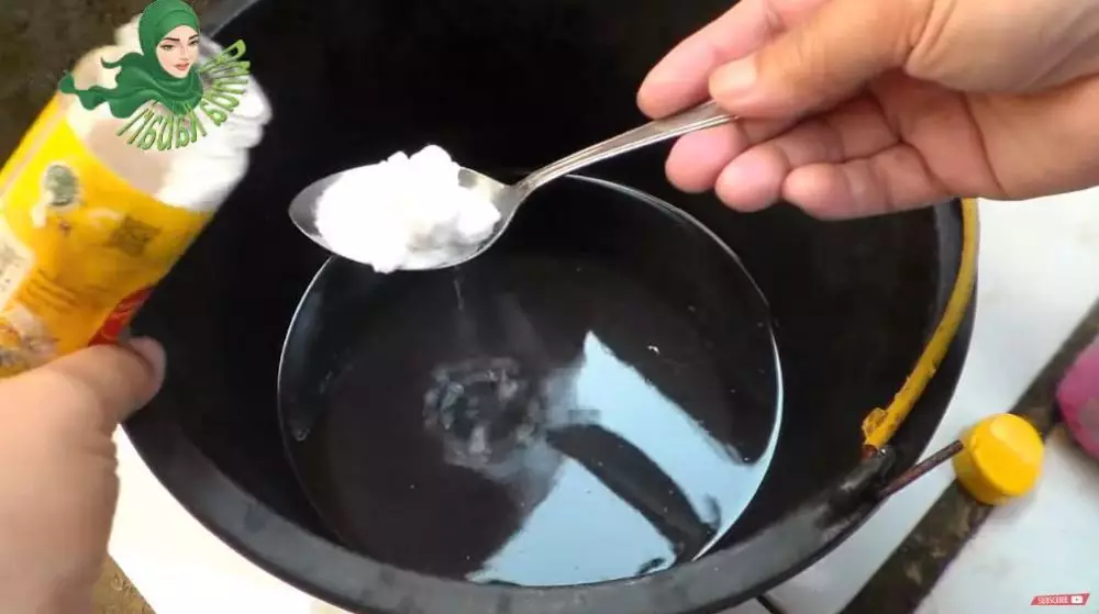 trik cuci handuk kusam pakai soda kue dan cuka © YouTube trik cuci handuk kusam pakai soda kue dan cuka © YouTube