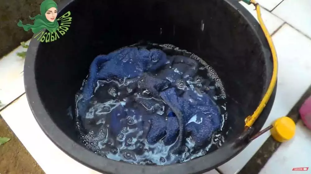 trik cuci handuk kusam pakai soda kue dan cuka © YouTube trik cuci handuk kusam pakai soda kue dan cuka © YouTube