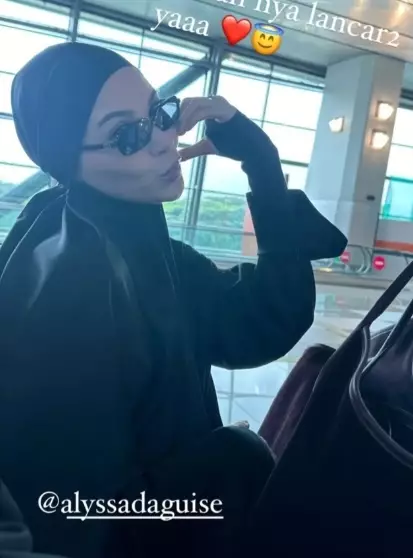 Alyssa Daguise berangkat umrah © Instagram Alyssa Daguise berangkat umrah © Instagram