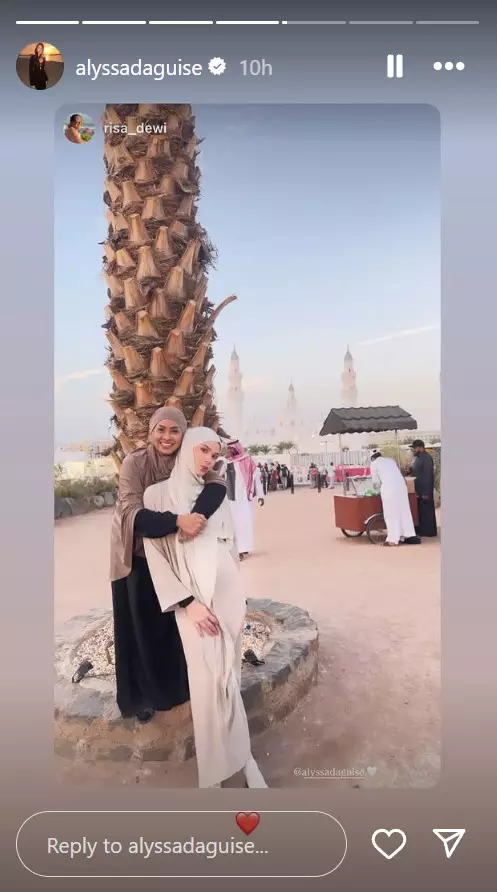 Alyssa Daguise berangkat umrah © Instagram Alyssa Daguise berangkat umrah © Instagram