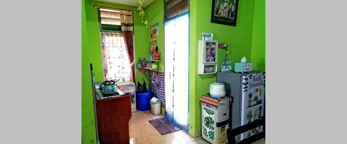 Dapur kecil sempit ini dimakeover jadi semi tingkat estetik, 8 potretnya terasa lebih lapang