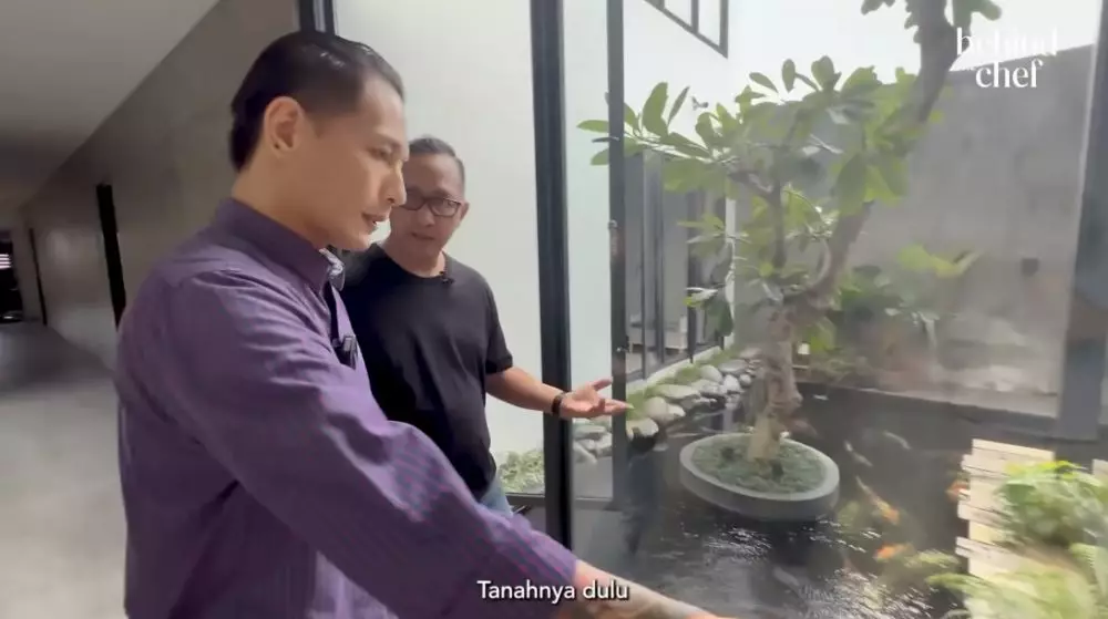 rumah Chef Juna bergaya industrial © YouTube rumah Chef Juna bergaya industrial © YouTube