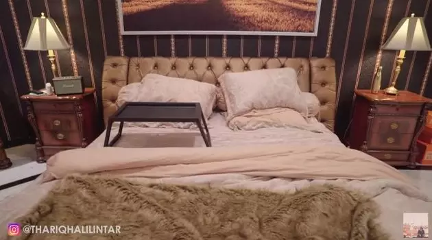 Kamar bujang Thariq Halilintar serasa di hotel © YouTube Kamar bujang Thariq Halilintar serasa di hotel © YouTube