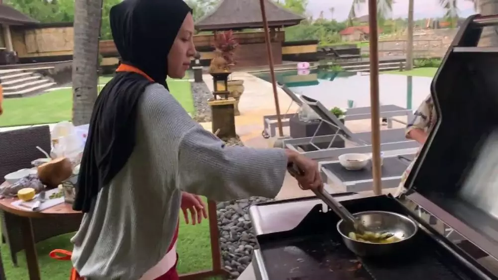 dapur rumah ratna galih © 2025 YouTube