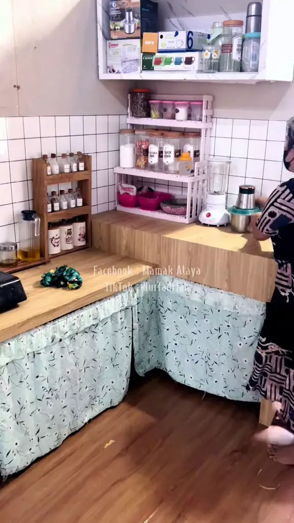 dapur kayu makeover jadi estetik  © 2025 TikTok dapur kayu makeover jadi estetik  © 2025 TikTok