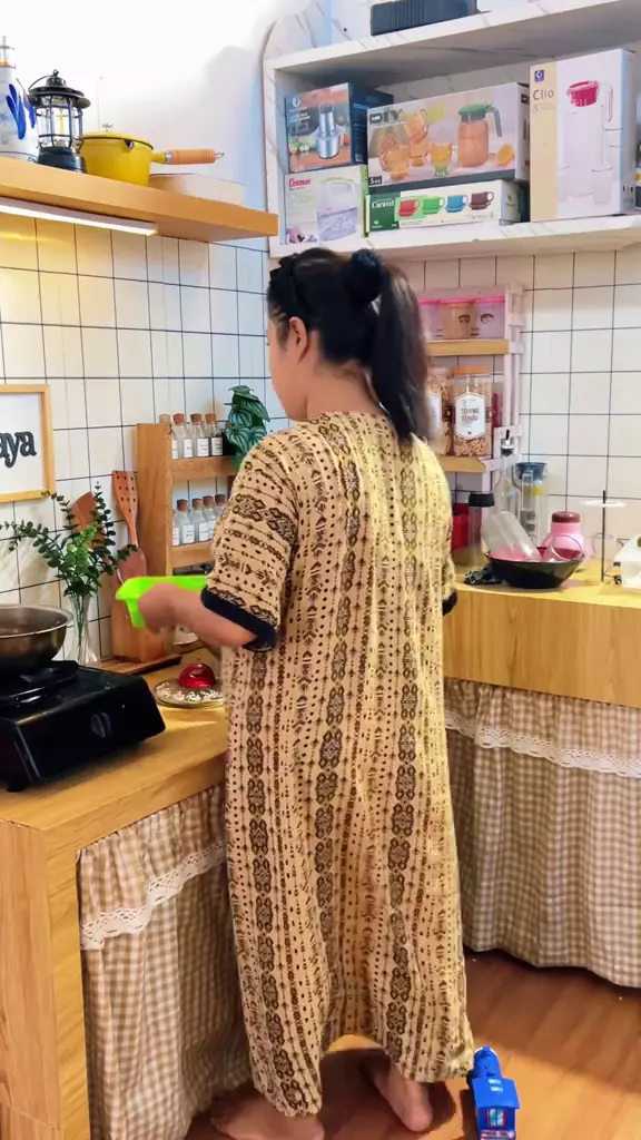 dapur kayu makeover jadi estetik  © 2025 TikTok dapur kayu makeover jadi estetik  © 2025 TikTok