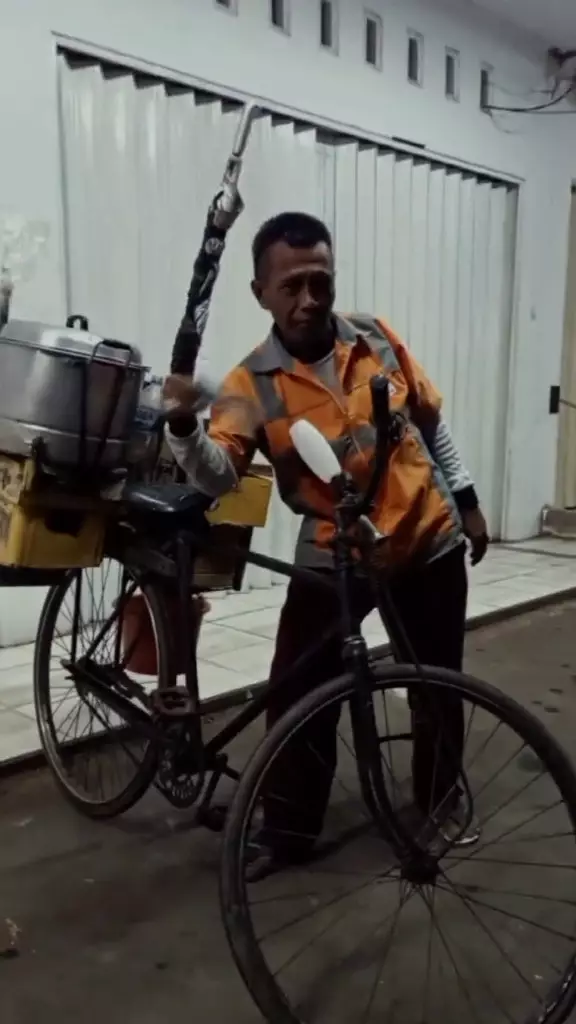 fakta abang siomay racing © 2025 TikTok