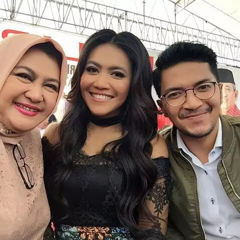 kenangan emilia contessa dan denada © 2025 Instagram kenangan emilia contessa dan denada © 2025 Instagram