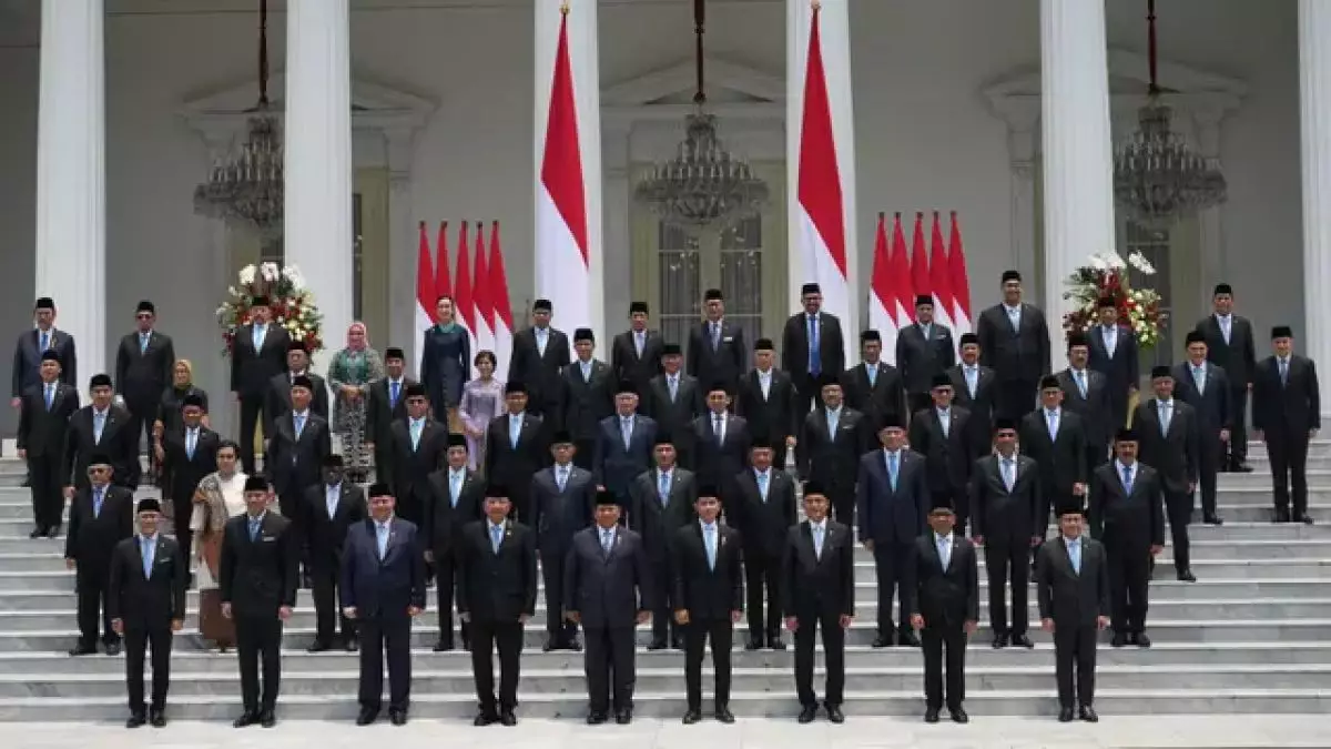 Survei sebut ada 3 menteri kabinet Prabowo-Gibran kurang populer, begini pembelaan Istana