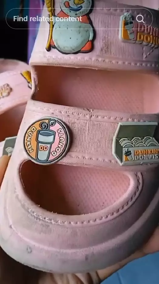 bikin sandal selop dekil buluk jadi kinclong © TikTok bikin sandal selop dekil buluk jadi kinclong © TikTok