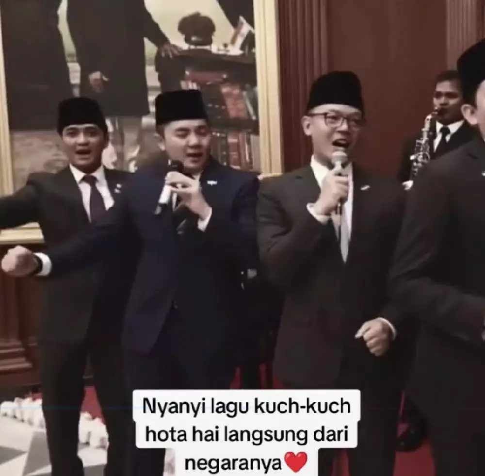 Mayor Teddy nyanyi Kuch Kuch Hota Hai © Berbagai sumber Mayor Teddy nyanyi Kuch Kuch Hota Hai © Berbagai sumber