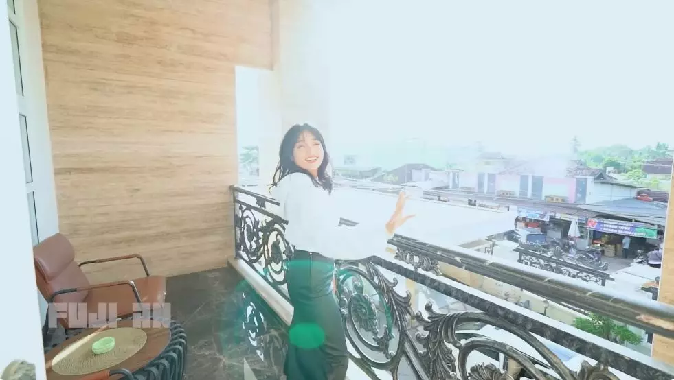 potret kamar melvina owner daviena © YouTube